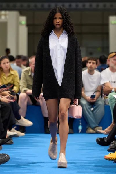 Look 38
